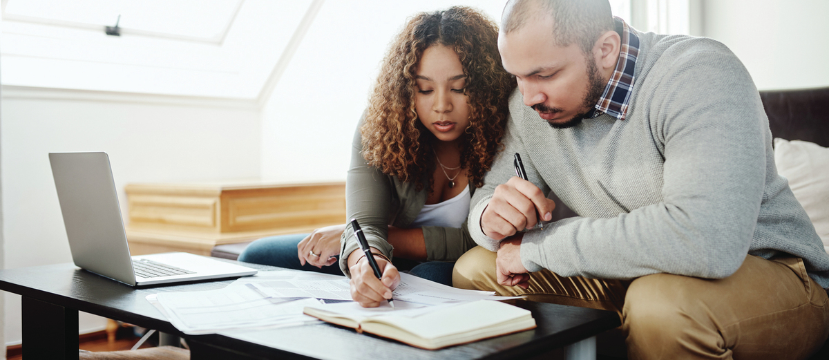 Couple-African-American-Laptop-Paying-Bills-GettyImages-1028735988.jpg